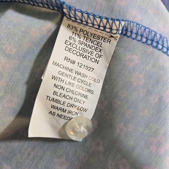 Johnnie O Men's Floral Pattern Top Shelf Polo. Size Medium. - Picture 6 of 6